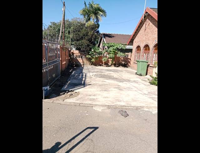 3 BEDROOM HOUSE FOR SALE IN MEREBANK EAST